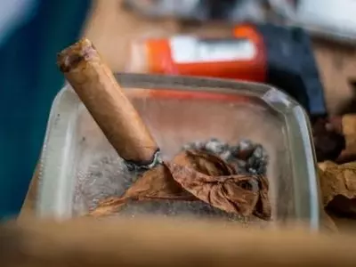 When smoking a cigar, take your time. Puffing too quickly is a common mistake with new smokers.