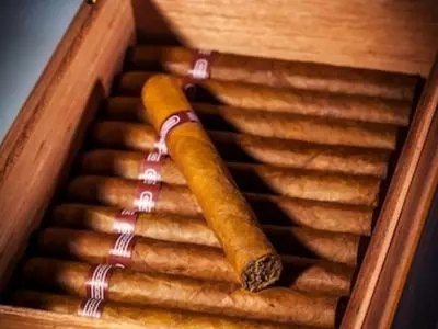 A humidor is an airtight container designed to keep your cigars fresh. They prevent cigars from drying out or becoming too moist.